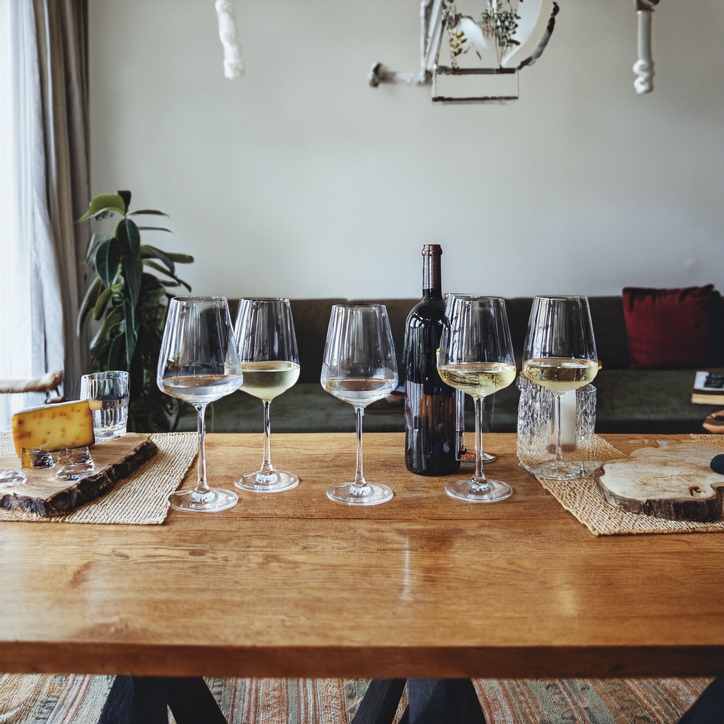 Premium Wine and Cheese Tasting Experience in Vienna