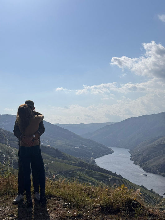 Authentic Douro with a vintage Land Rover