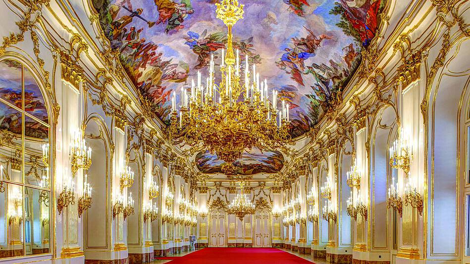 Schönbrunn Palace Tour & Concert Combo