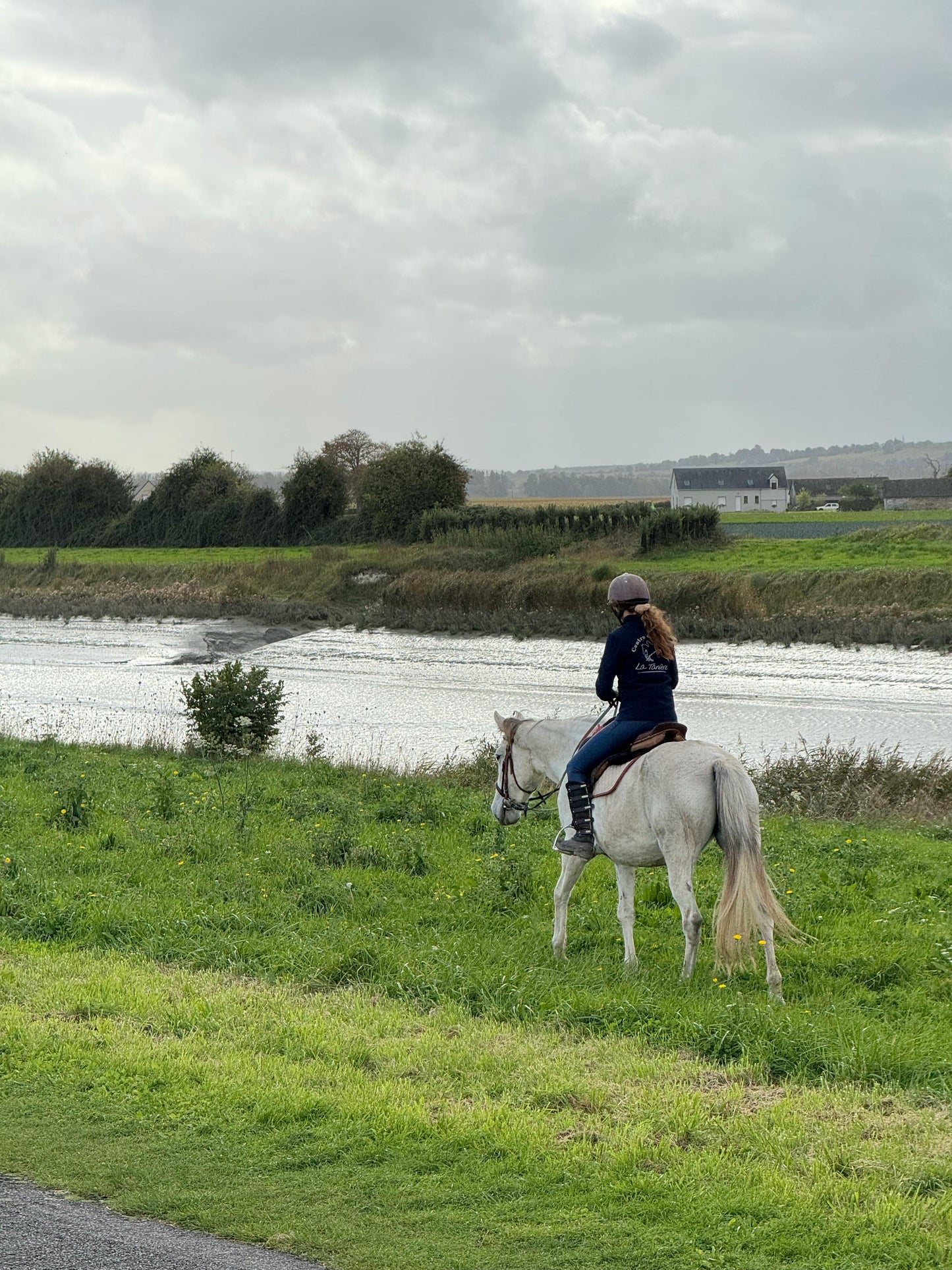 Bordeaux, France: Horseback Vineyard & Chateau Tour + Pick-Up